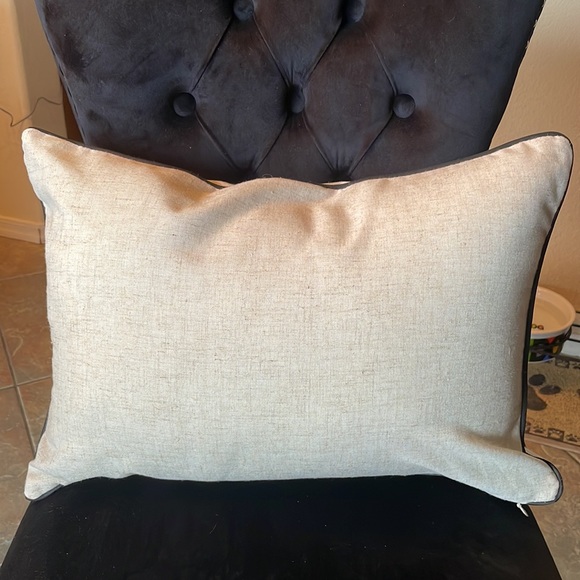 NWOT Surefit Embroidered “Trick Or Treat”Halloween Accent Pillow - Picture 2 of 6